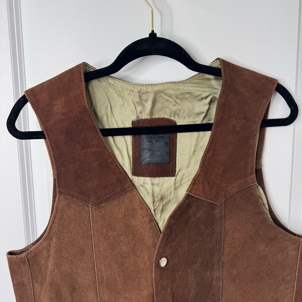 Leather made in Mexico Dark Brown Vest with Wildlife Design medium - Picture 3 of 7